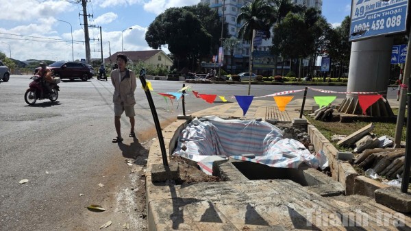 Vỉa hè vừa lát đã đào: Lỗ hổng phối hợp đầu tư đô thị ở Buôn Ma Thuột
